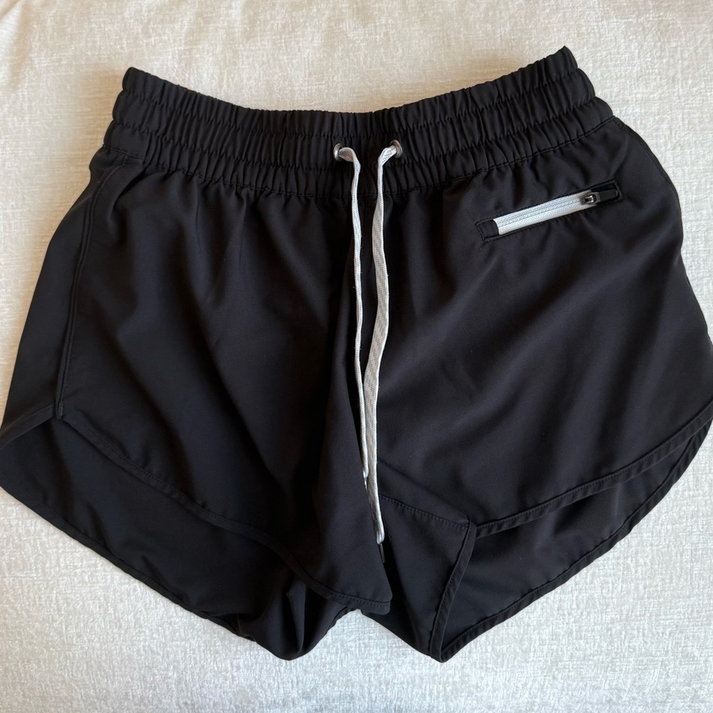 Vuori Clementine 4" Short 2.0